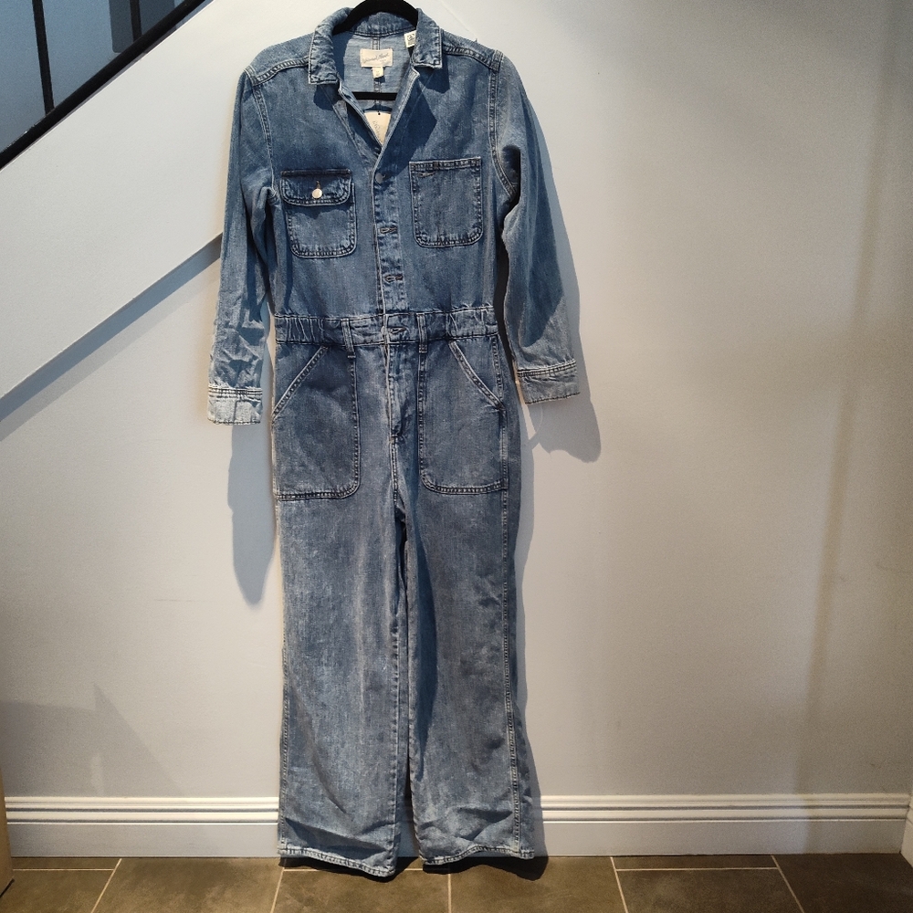 Universal Thread Blue Distressed Denim Jeans